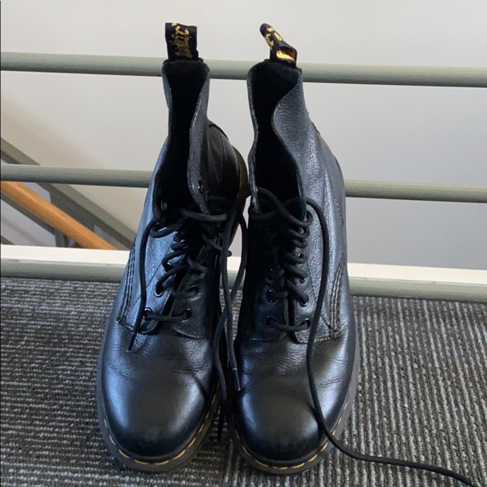 Dr. Martens 1460 Pascal Leather Boots